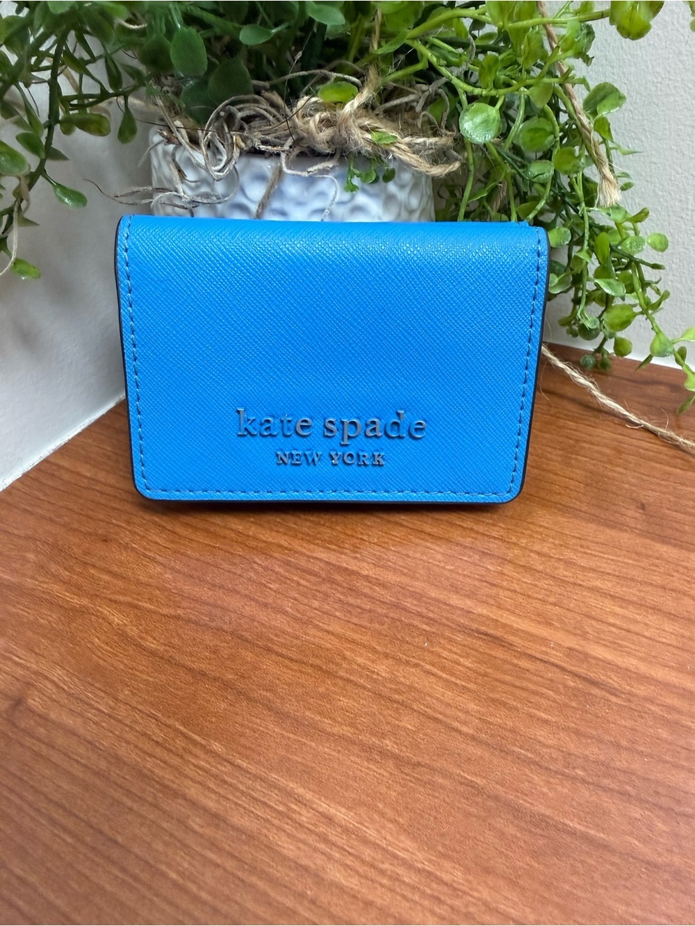 Kate Spade Cameron Monotone Micro Trifold Wallet Oceanside EUC